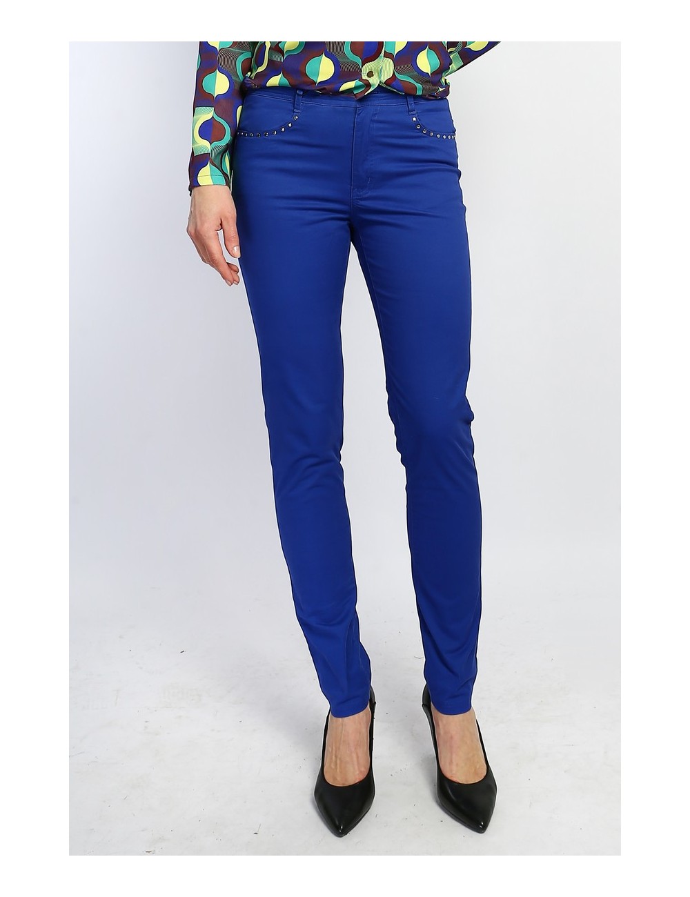 Pantalon slim bleu dur accessoires clous