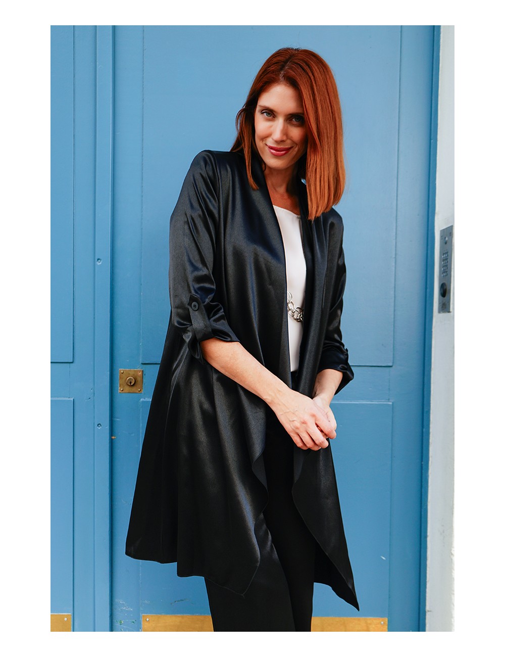 Veste longue ouverte en satin noir Multiples