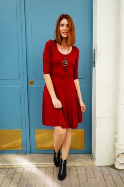 Petite robe bordeaux évasée en viscose unie