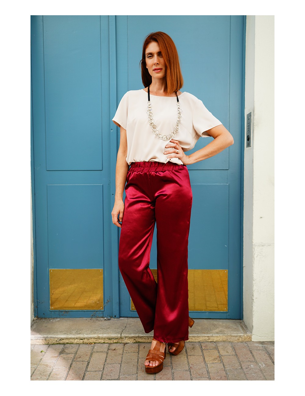 Pantalon bordeaux taille haute en satin